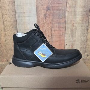 Clarks Black Men's Chukka Boots - Lace-Up Comfort